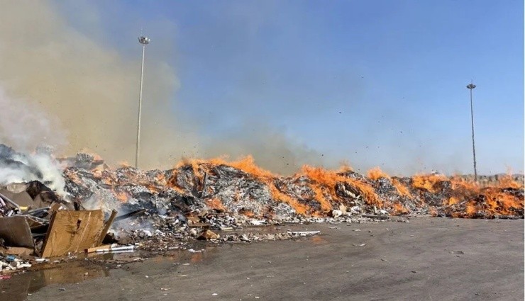 Şanlıurfa'da Geri Dönüşüm Fabrikasında Yangın!