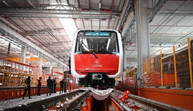 Yerli ve Milli Sürücüsüz İlk Metro Aracı Tanıtıldı!