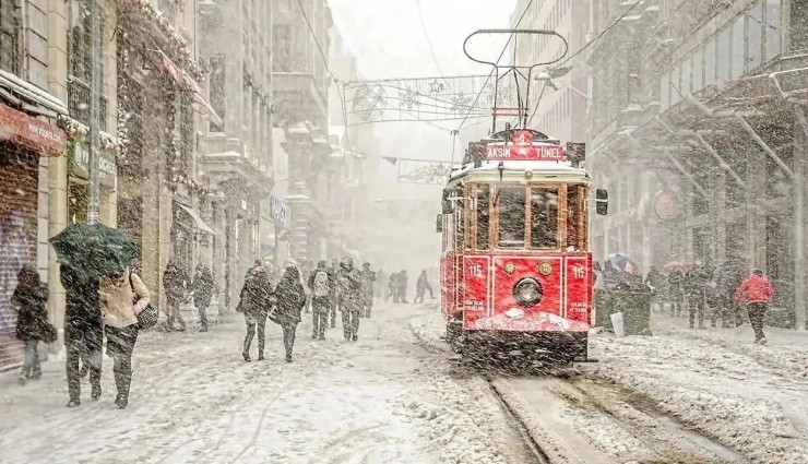 AKOM Uyardı: İstanbul'a Kar Ne Zaman Geliyor?