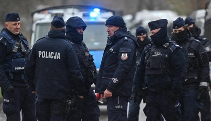 Polonya’da Polis Cumhurbaşkanlığı Sarayı’nı Bastı!
