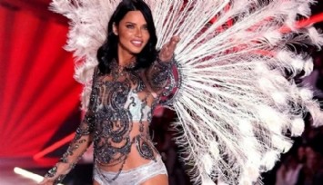 Adriana Lima İç Çamaşırı Defilesinde Yürüyecek!