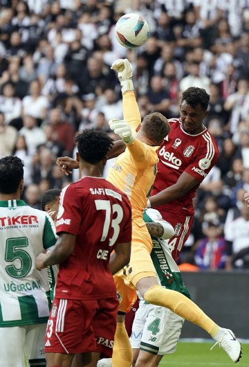 Beşiktaş Konyaspor'u 2 - 0 Mağlup Etti!