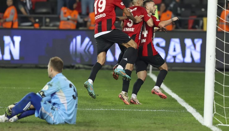 Beşiktaş, galibiyeti uzatmalarda kaçırdı!