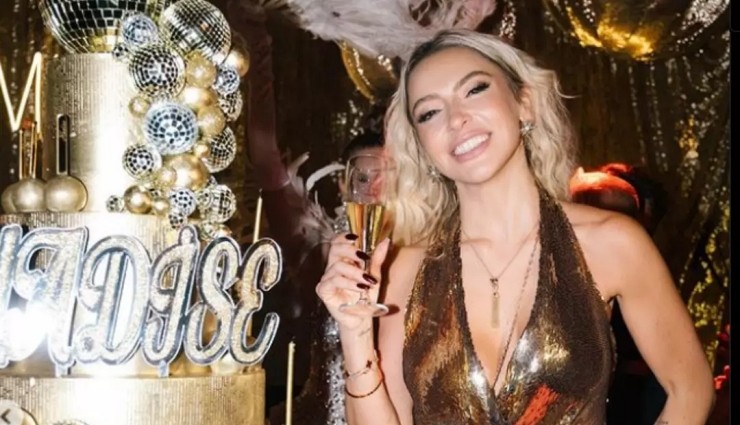 Hadise’nin Doğum Günü Pastası ve Tarzı Olay Oldu!