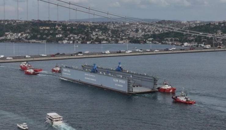 İstanbul Boğazı'nda Trafik Çift Yönlü Askıya Alındı!