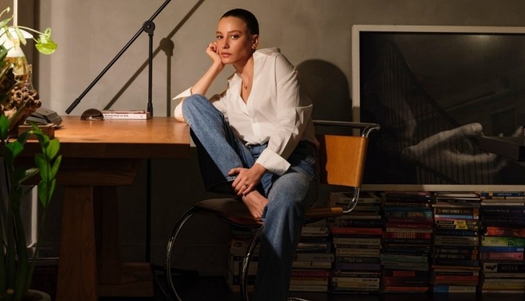 Serenay Sarıkaya İlk Kez Evinin Kapılarını Açtı!