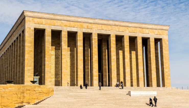 Bugün Anıtkabir saat kaça kadar ziyarete açık olacak?