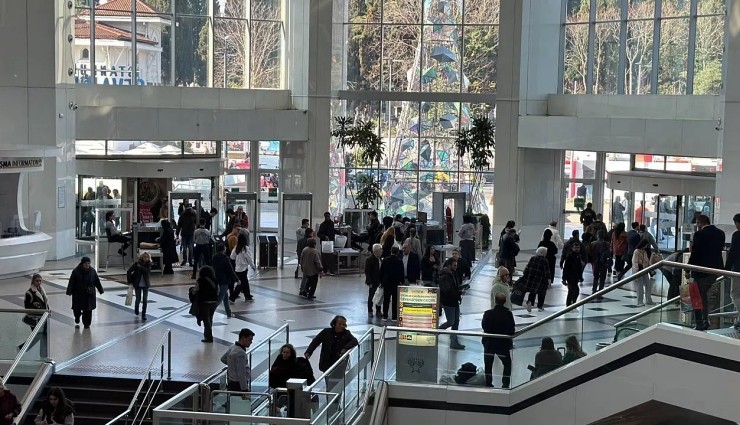 Kasım İndirimleri İstanbul AVM’lerini Doldurdu!