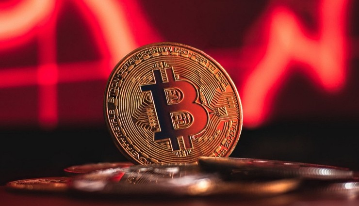 Bitcoin Rekor Düzeyden 96 Bin Dolara Geriledi!