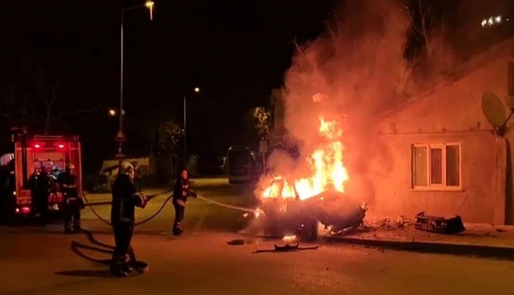 Edirne'de Korkunç Kaza! Otomobildeki 4 Kişi Yanarak Öldü!