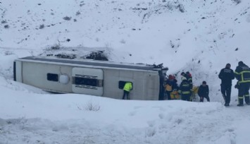 Erzincan'da Yolcu Otobüsü Devrildi: Yaralılar Var