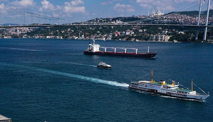 İstanbul Boğazı'nda Gemi Trafiği Durduruldu!