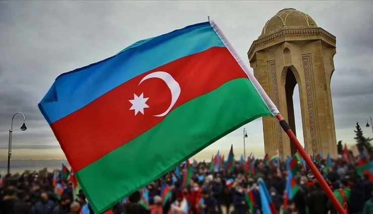 Azerbaycan'da Hükümet İstifa Etti!