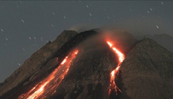 Japonya'daki Sakurajima Yanardağı Patladı!