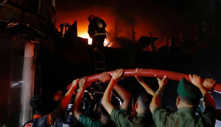 Bangladeş'te Restoranda Yangın: 43 Kişi Hayatını Kaybetti!