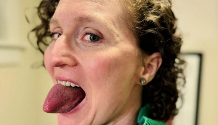 En Uzun Dil Çevresiyle Guinness Rekorlar Kitabı'na girdi
