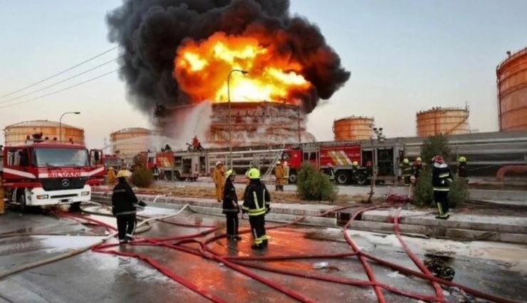 İran'da Petrol Rafinesinde Patlama!