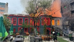 Kırklareli'nde Tarihi Binada Yangın!