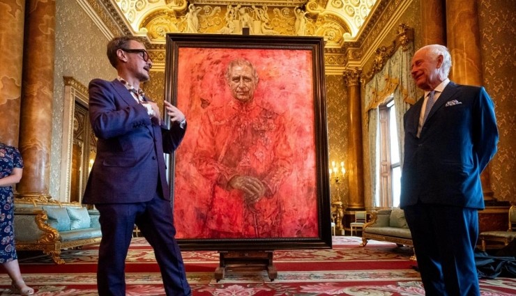 Kral Charles'ın Portresi Neden Kırmızı?