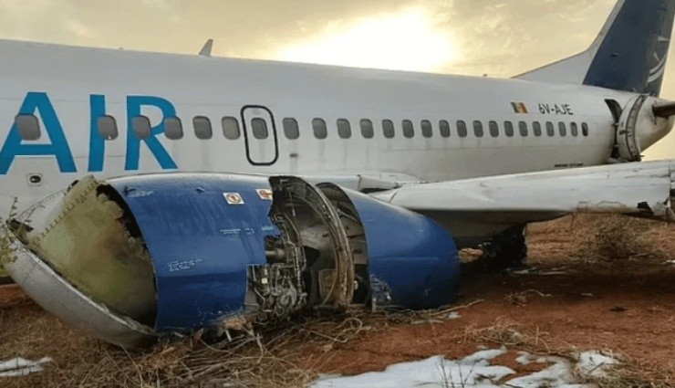 Boeing Uçağı Kalkış Sırasında Düştü!