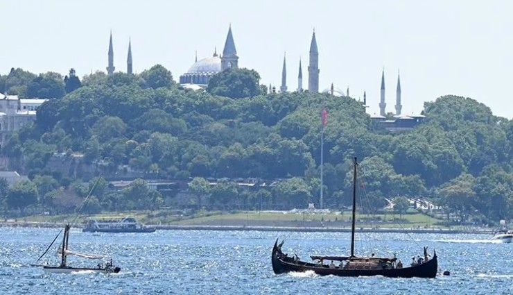 İstanbul Boğazı'nda Trafik Çift Yönlü Durduruldu!