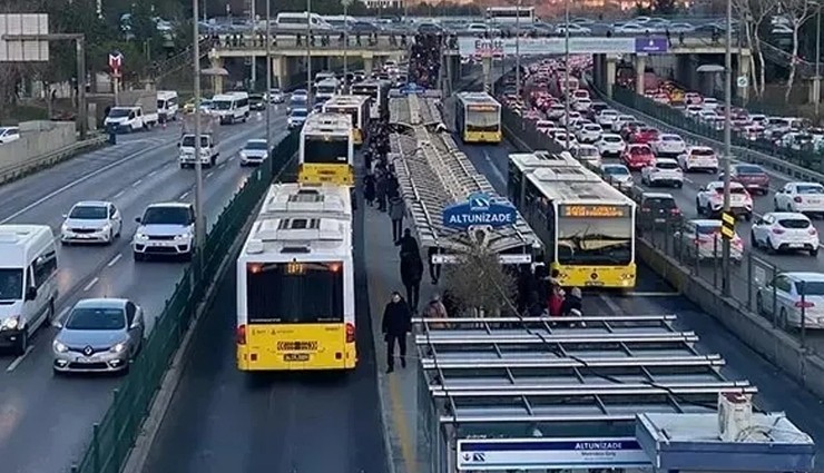 İstanbul'da Toplu Taşımaya Kısıtlama Getirildi!
