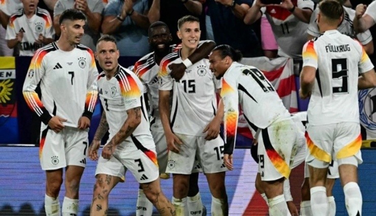 Almanya Çeyrek Finalde! Danimarka'yı 2-0 Devirdi