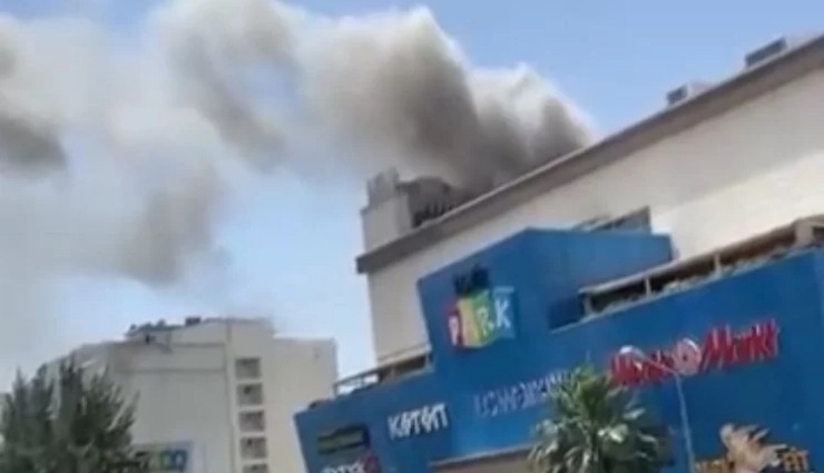 İzmir Park AVM'de Korkutan Yangın!