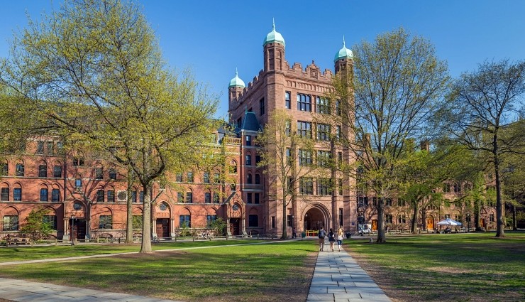 Yale Üniversitesi Skandalı: Gizli Fonlar ve Şüpheli İşlemler!