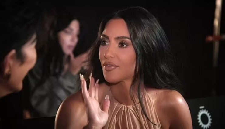 Kim Kardashian Yüzüne Somon Sperm Enjekte Ettirdi!