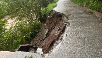 Artvin'de Sel ve Heyelan: Yol Çöktü!