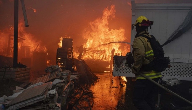 Los Angeles'ta 30 Bin Kişi Tahliye Ediliyor!