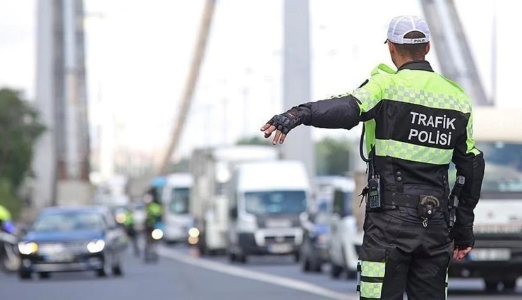 Trafikte Yeni Düzenleme: Ehliyete Anında El Konulacak!