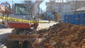 Antalya'da Kepçe Kovası İşçiyi Ezdi!